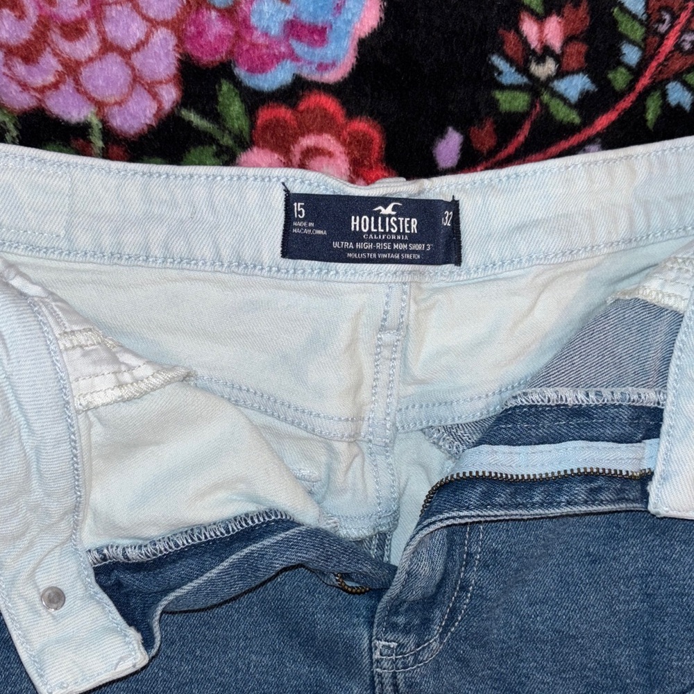 Hollister Blue and White Jean Shorts - Picture 2 of 3